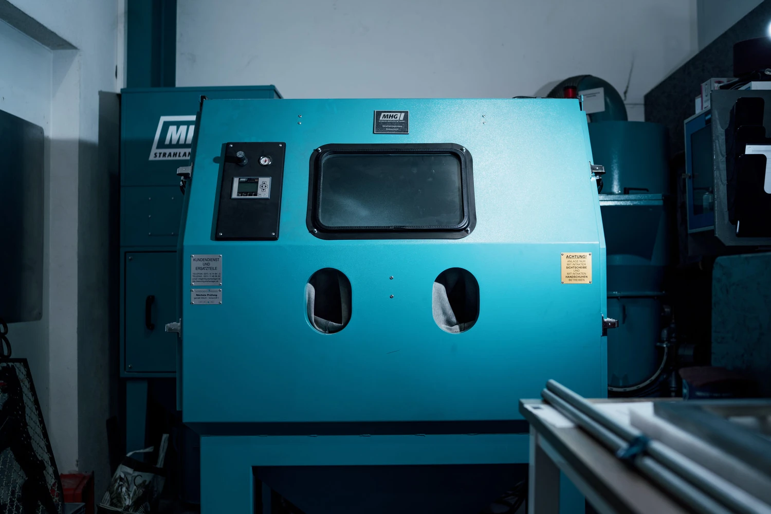 Phoenix Industry Solutions - Blechbearbeitung & Laserschweißen - Industriemaschine