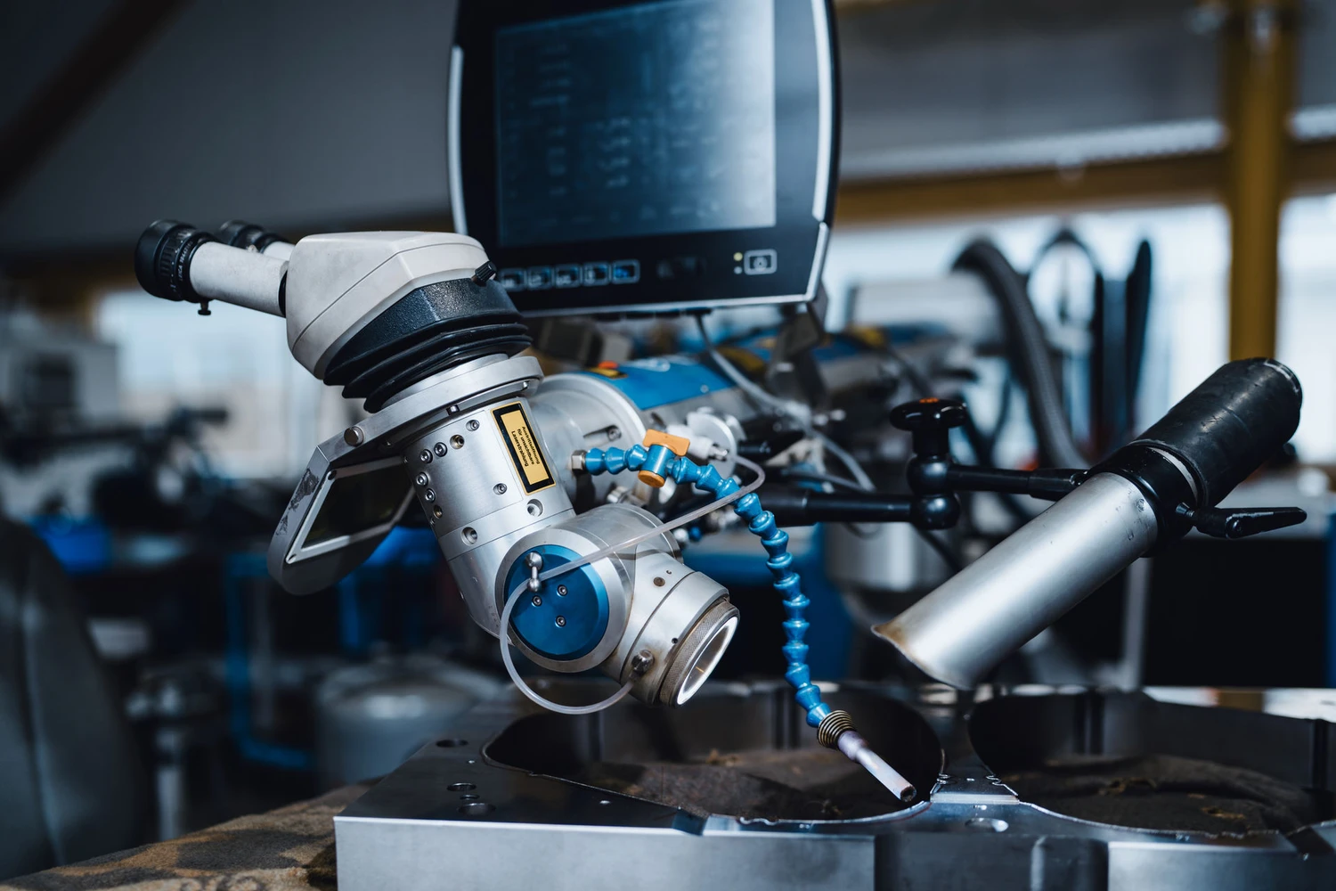 Phoenix Industy Solutions - Blechbearbeitung & Laserschweißen - Industriemaschine