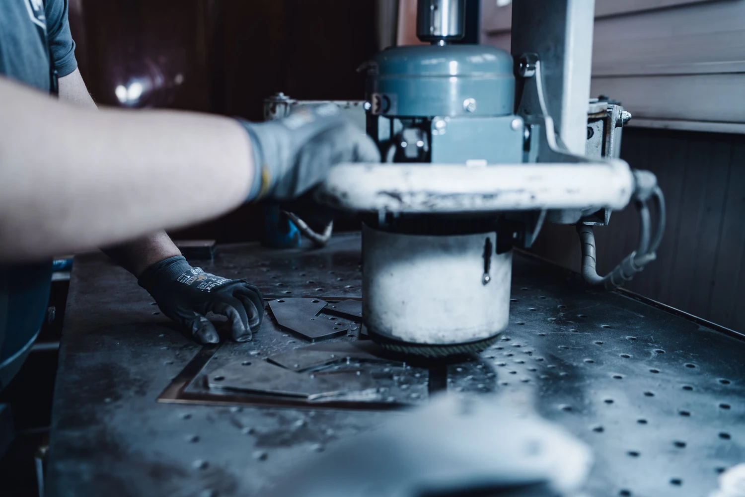 Phoenix Industry Solutions - Blechbearbeitung & Laserschweißen - Maschine für die Metallindustrie