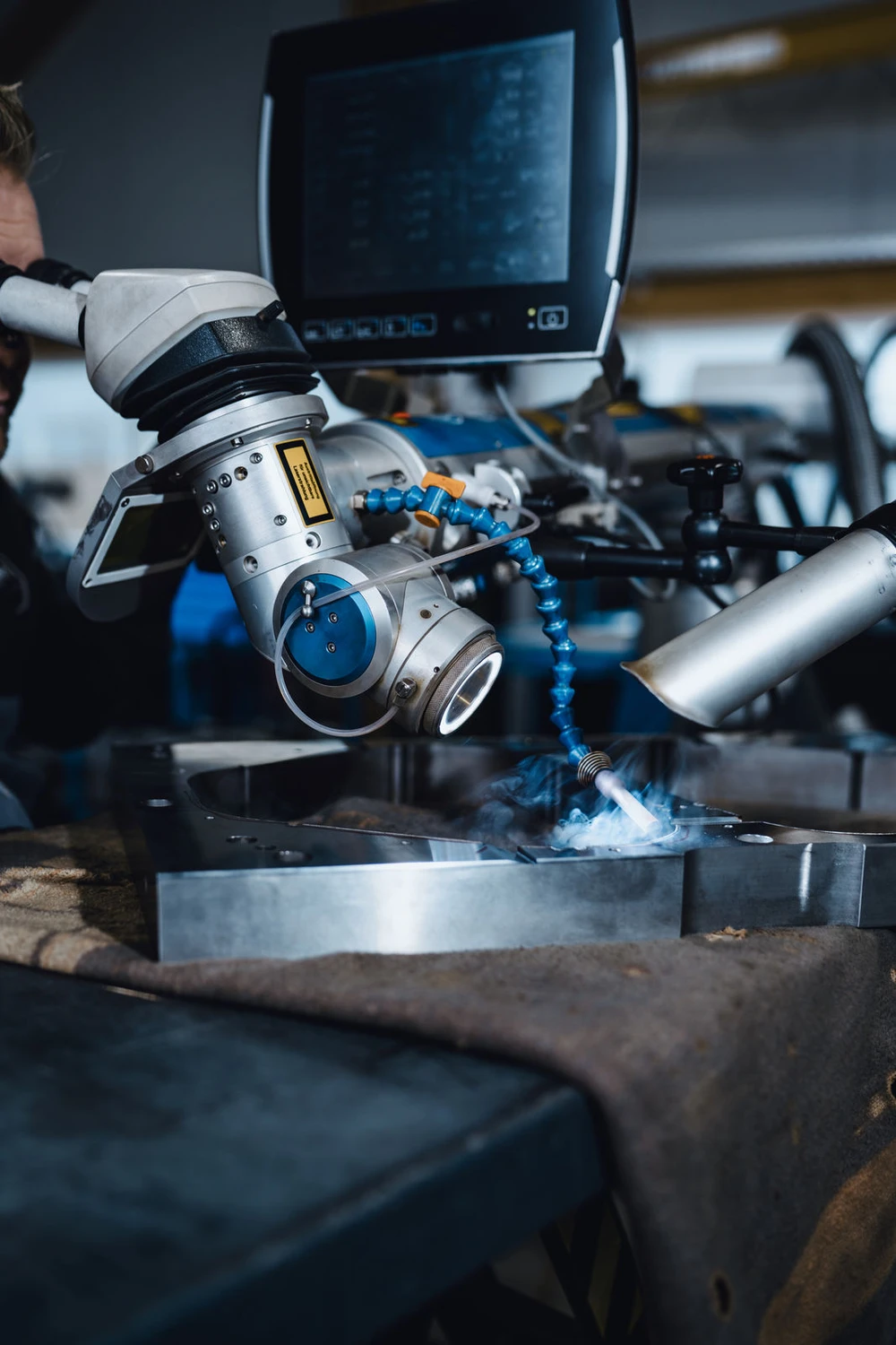 Phoenix Industy Solutions - Blechbearbeitung & Laserschweißen - Laserschweißmaschine