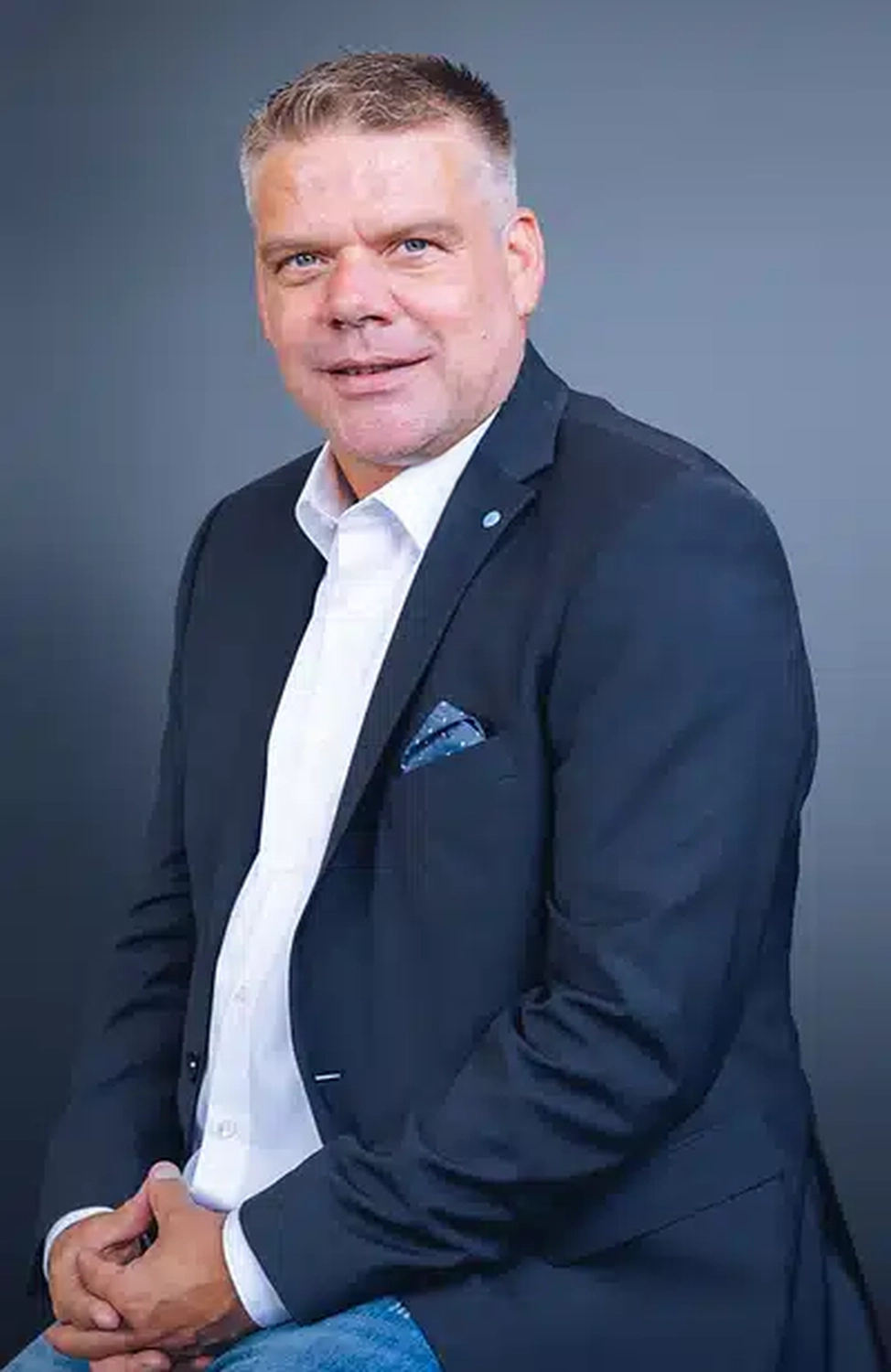 Phoenix Industry Solutions - Blechbearbeitung & Laserschweißen - Martin Heigle